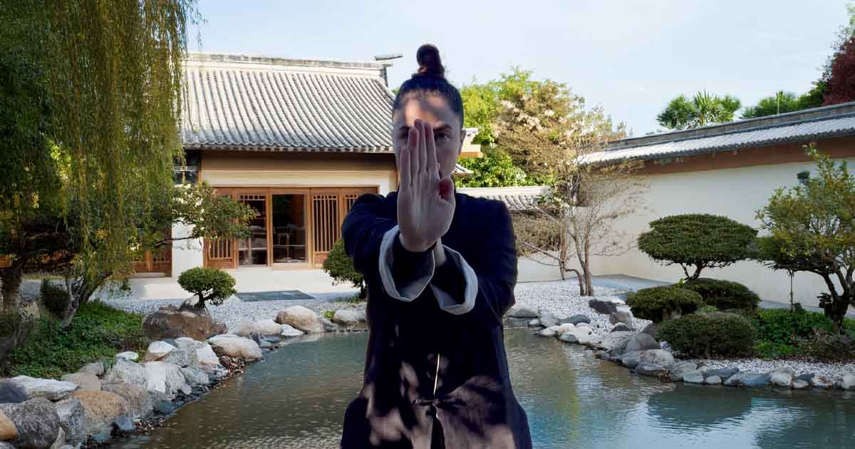 Kendra Mahon demonstrating a Sil Lim Tao hand position